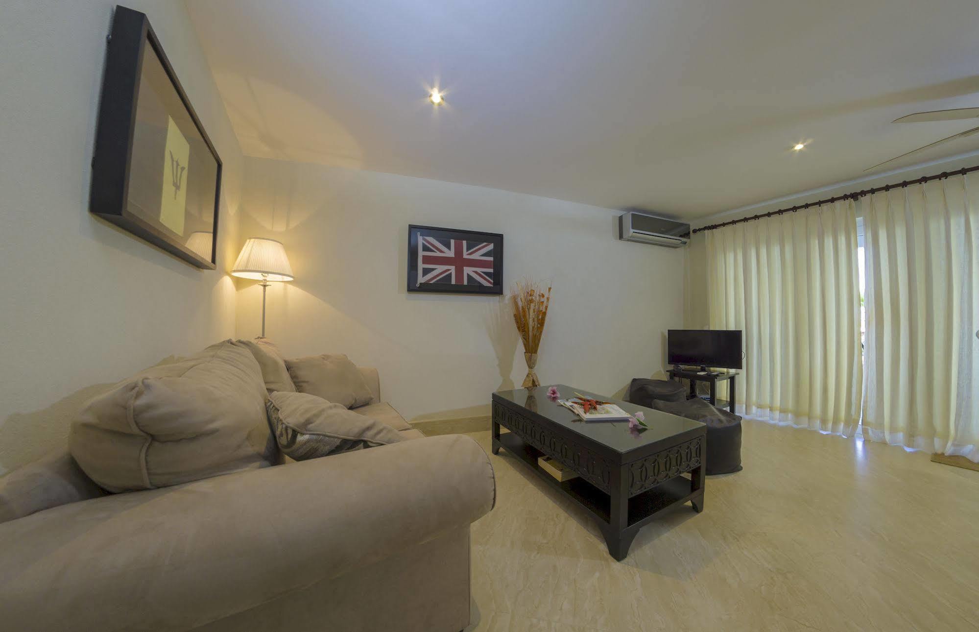 Lantana Barbados Condos Saint James Kültér fotó