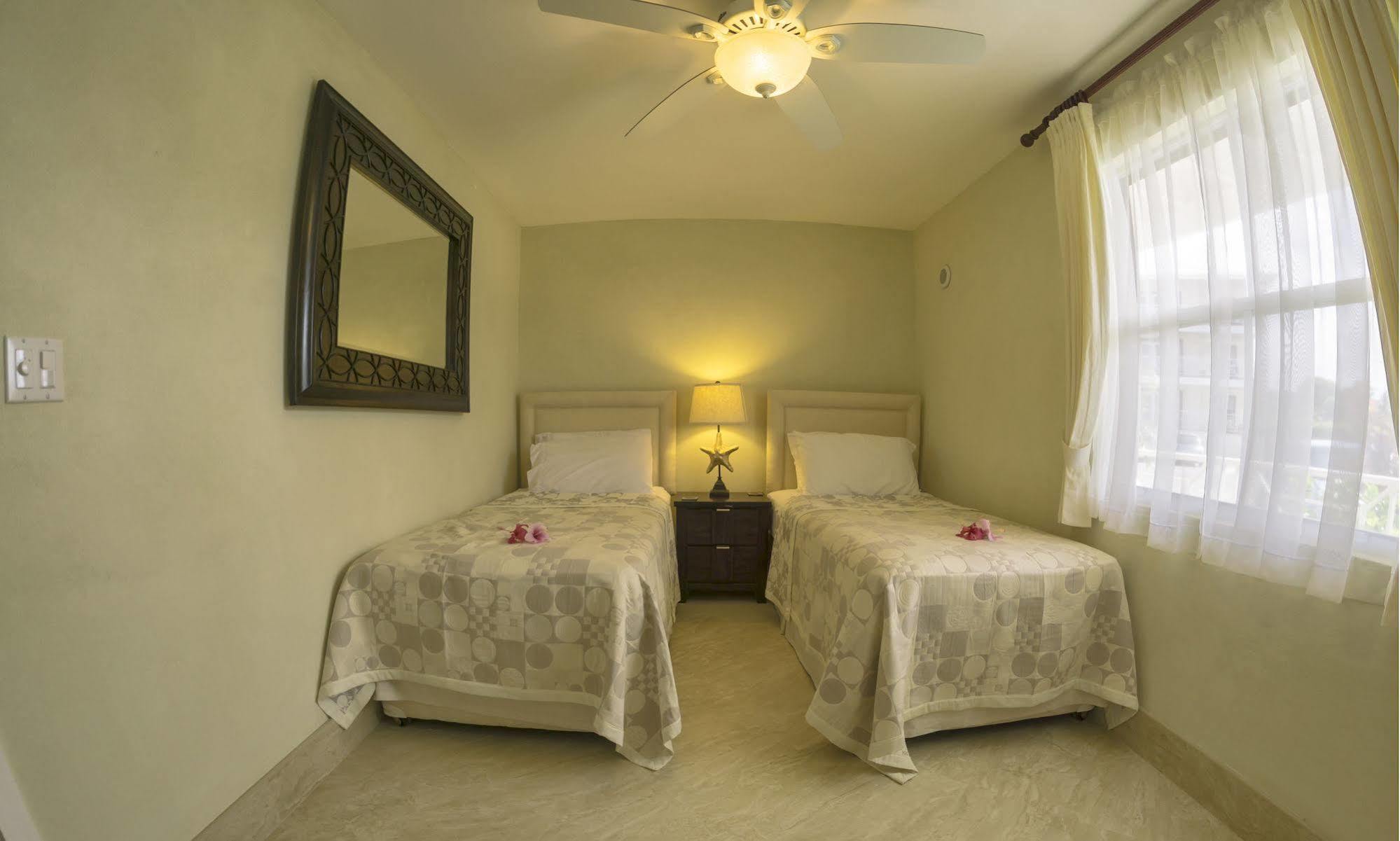Lantana Barbados Condos Saint James Kültér fotó